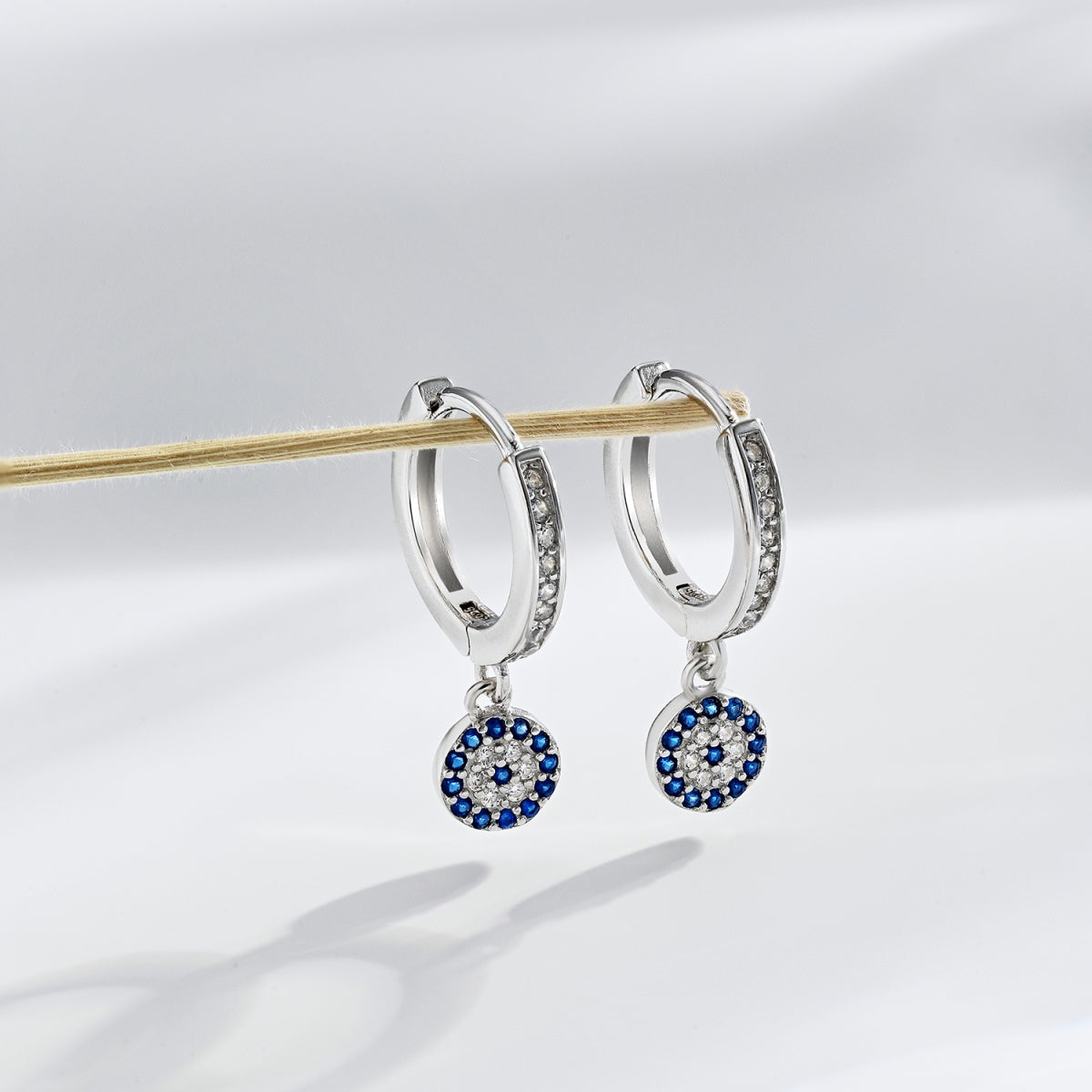 [らき☆すた] ユニークデビルアイピアス