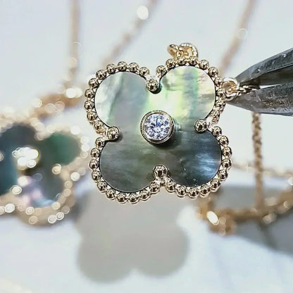 [Lucky Star]CLOVER 15MM DIAMOND AND MOTHER-OF-GREY NECKLACE