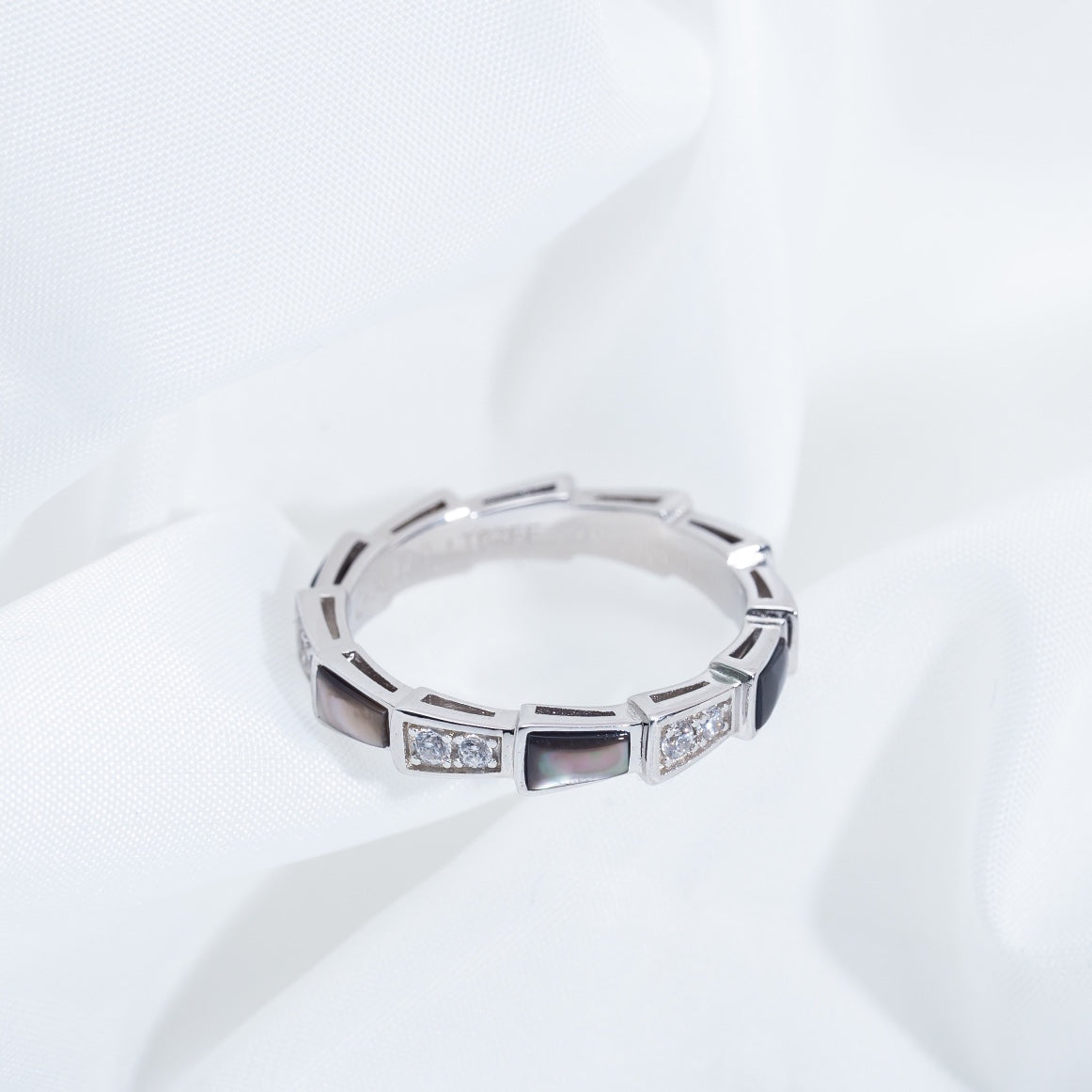 [Lucky Star]SERPENTI RING SILVER  DIAMOND BLACK MOP 3MM