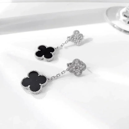 [らき☆すた]クローバー 2モチーフ ダイヤモンド オニキス ピアス シルバー
