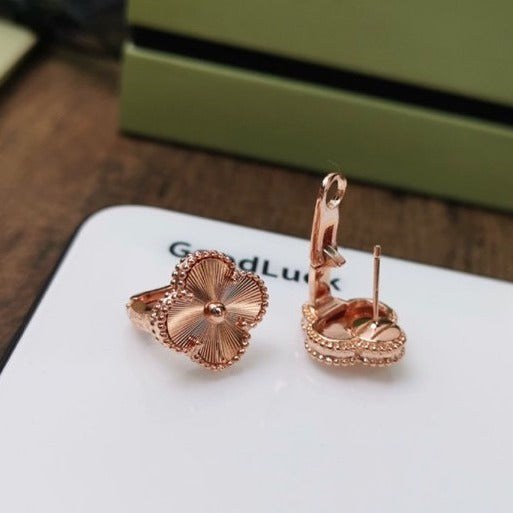 [Lucky Star]CLOVER MEDIUM STUD EARRINGS
