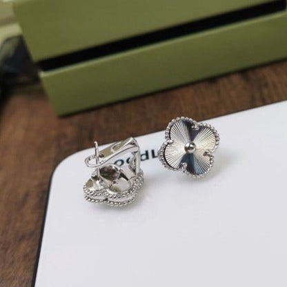 [Lucky Star]CLOVER MEDIUM STUD EARRINGS