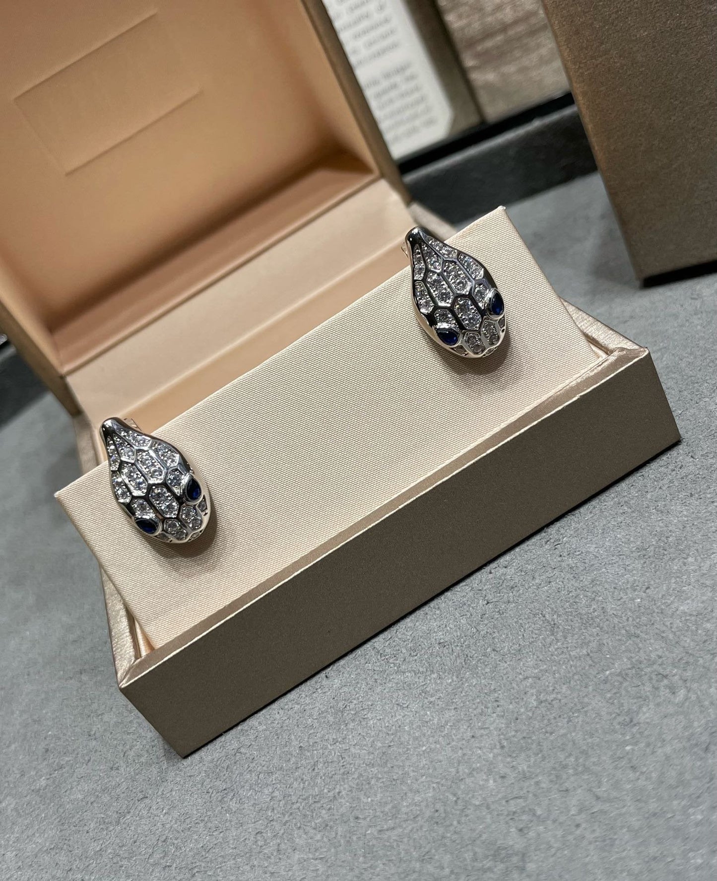 [Lucky Star]SERPENT DIAMOND STUD EARRINGS
