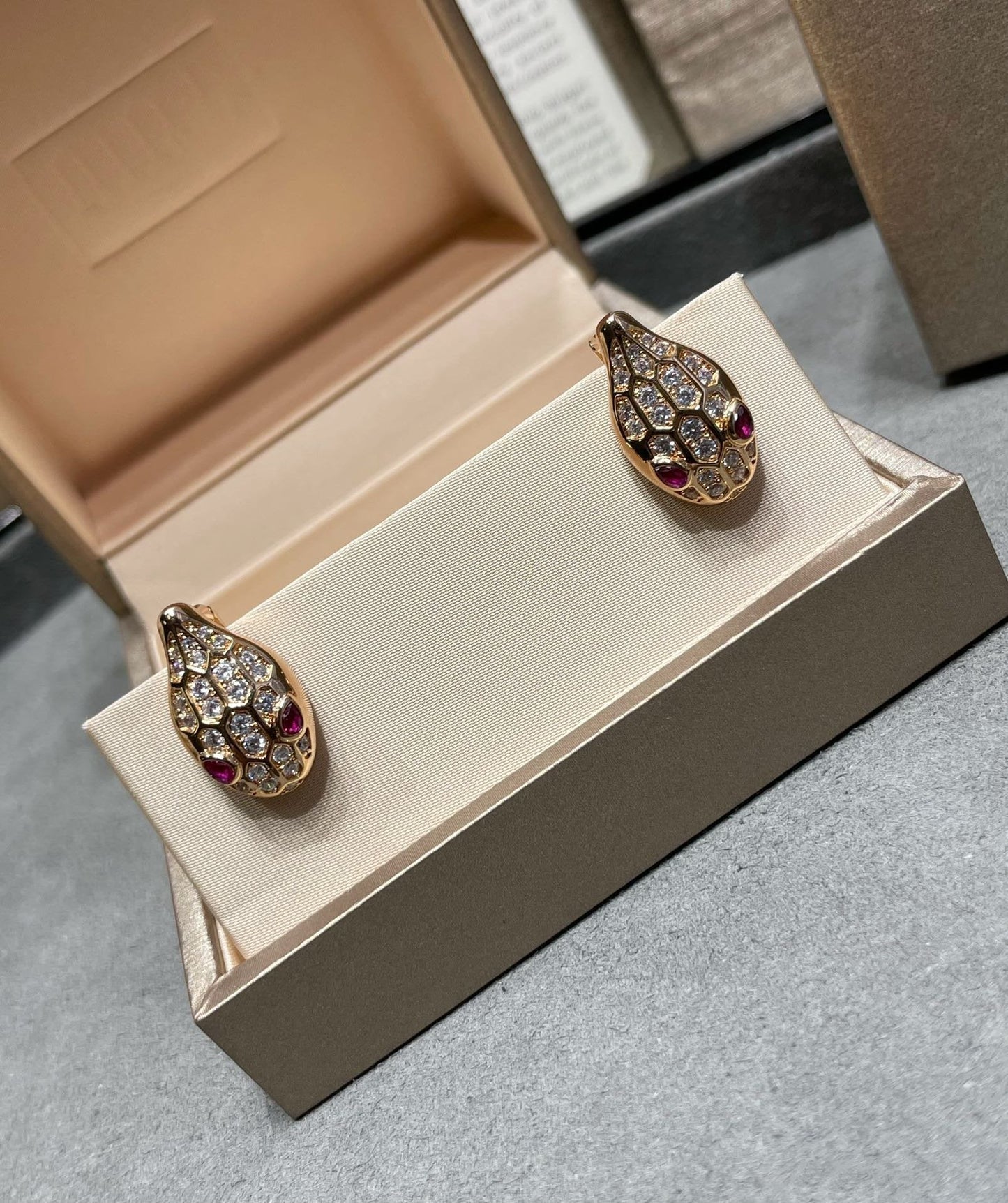 [Lucky Star]SERPENT DIAMOND STUD EARRINGS