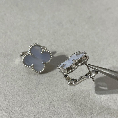 [Lucky Star]CLOVER CHALCEDONY SILVER STUD EARRINGS