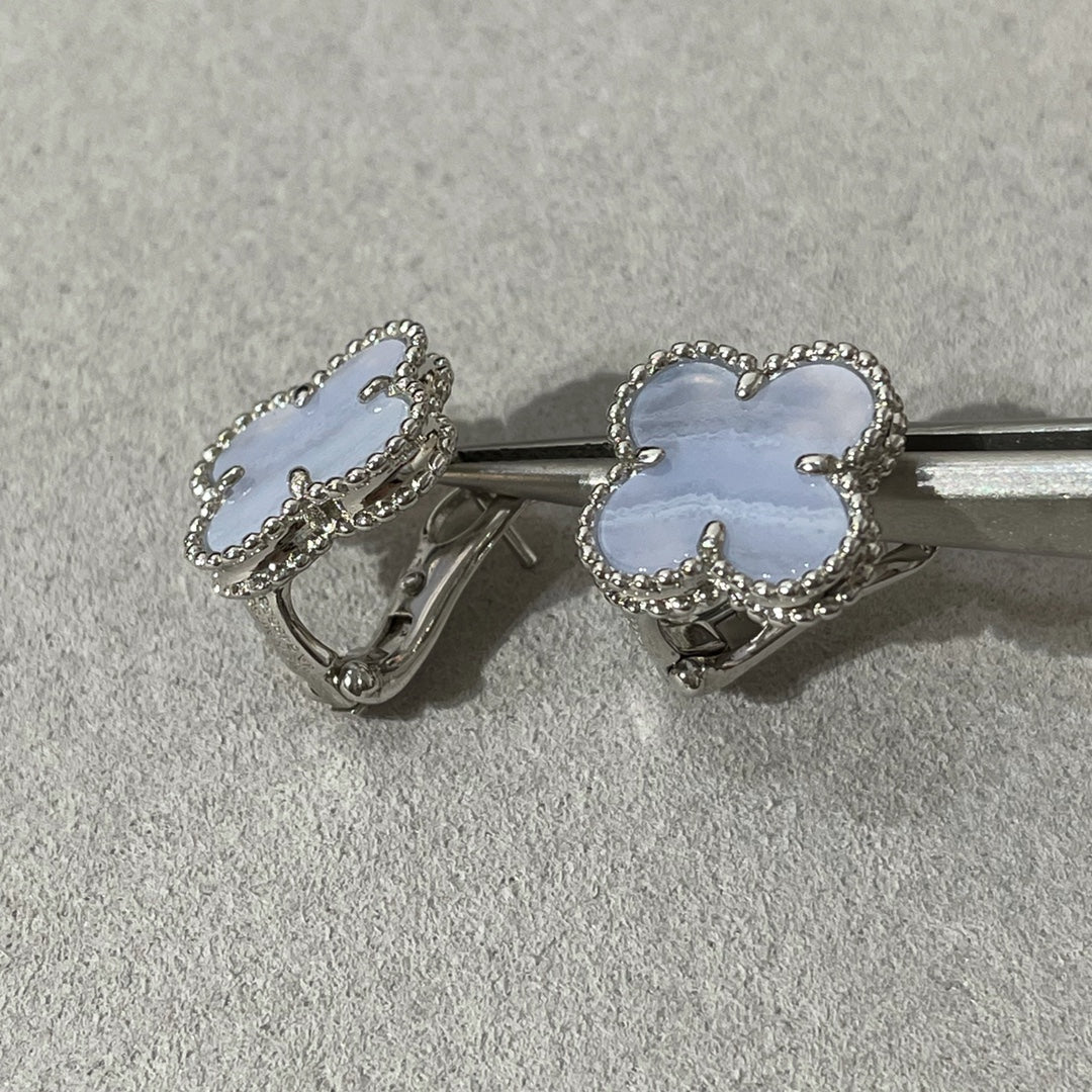 [Lucky Star]CLOVER CHALCEDONY SILVER STUD EARRINGS