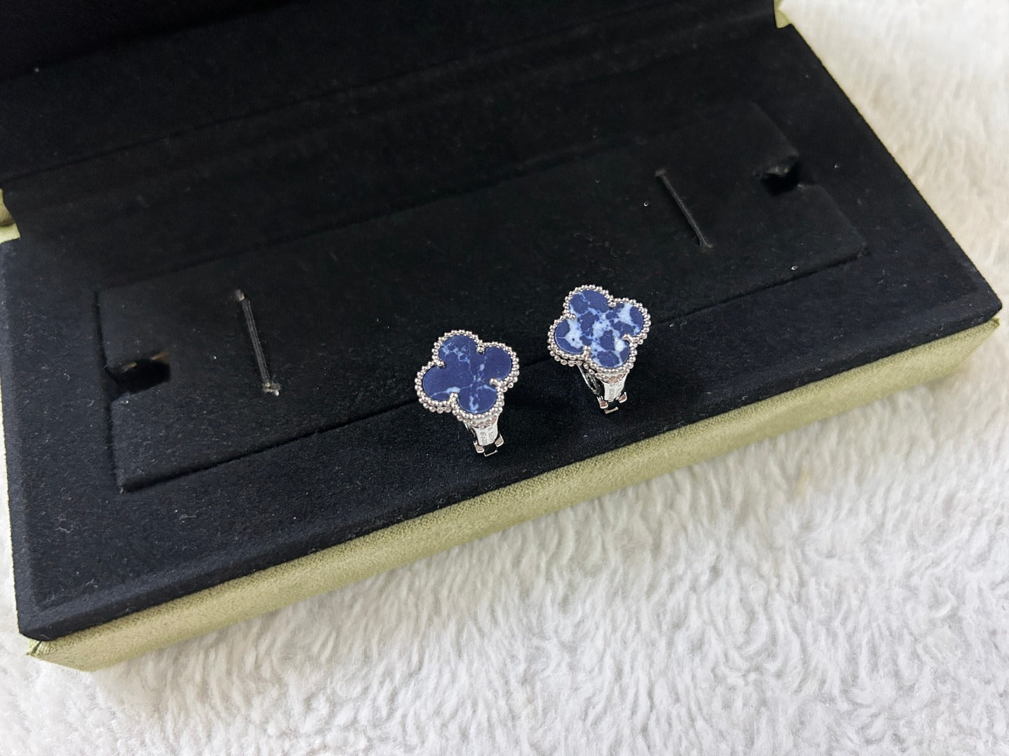 [Lucky Star]CLOVER PIETERSITE MEDIUM STUD EARRINGS
