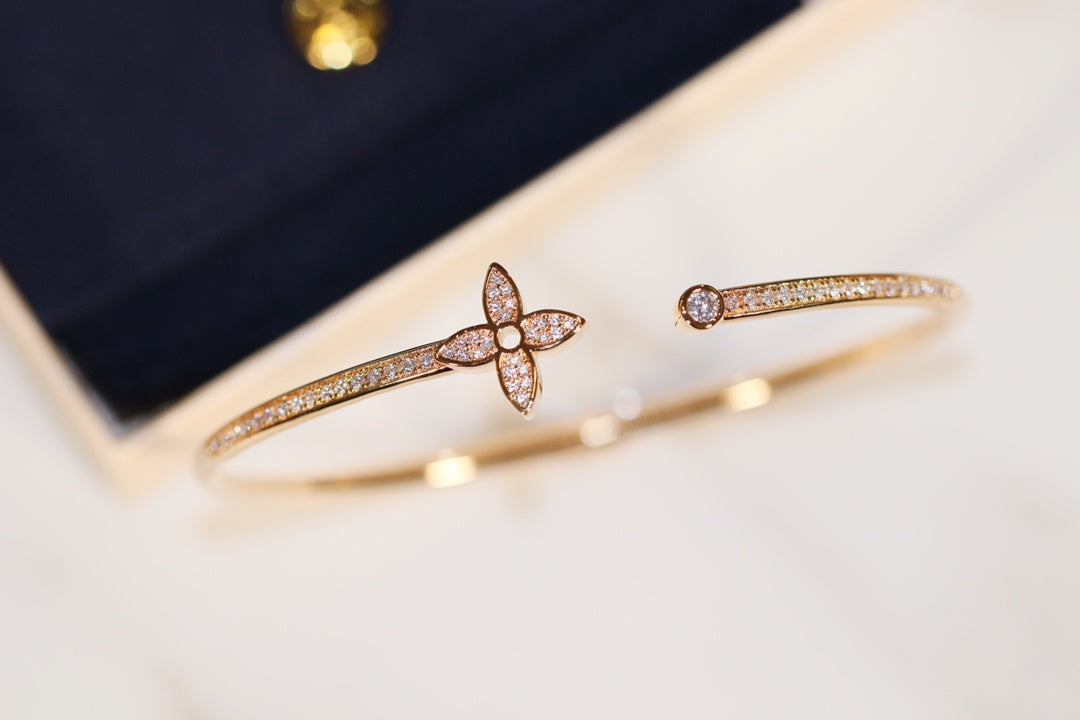 [Lucky Star]IDYLLE GOLD OFFENES ARMBAND MIT DIAMANTEN