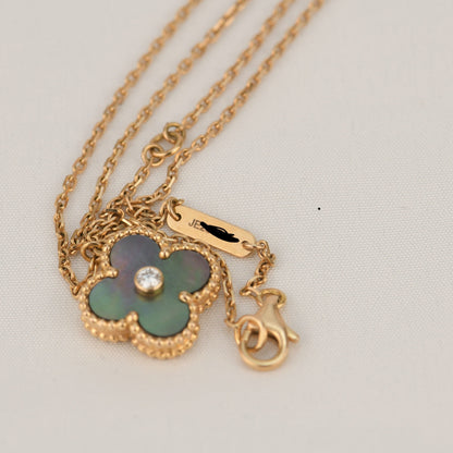 [Lucky Star]CLOVER 15MM DIAMOND AND MOTHER-OF-GREY NECKLACE
