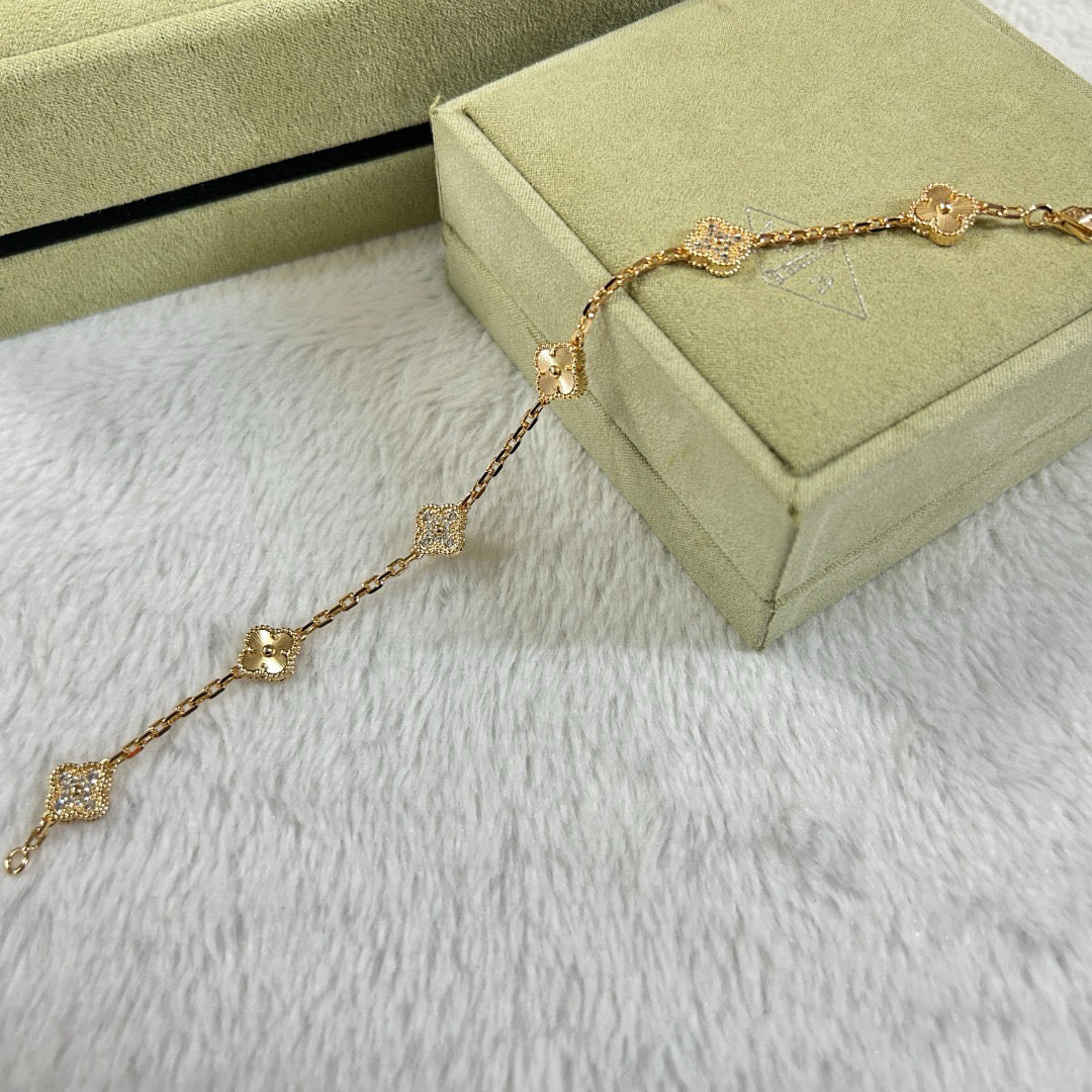 [Lucky Star]CLOVER 6 MOTIF DIAMOND LASER BRACELET