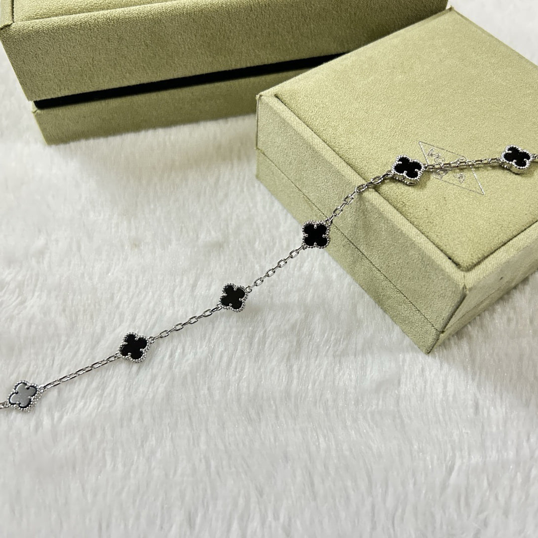 [Lucky Star]CLOVER 6 MOTIF  ONYXS BRACELET