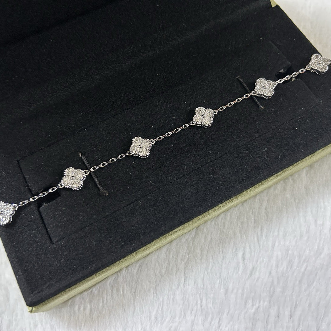 [Lucky Star]CLOVER 6 MOTIF DIAMOND BRACELET