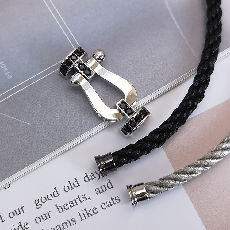 [Lucky Star]FORCE GROSSES HUFEISENARMBAND MIT SCHWARZEN DIAMANTEN SILBER