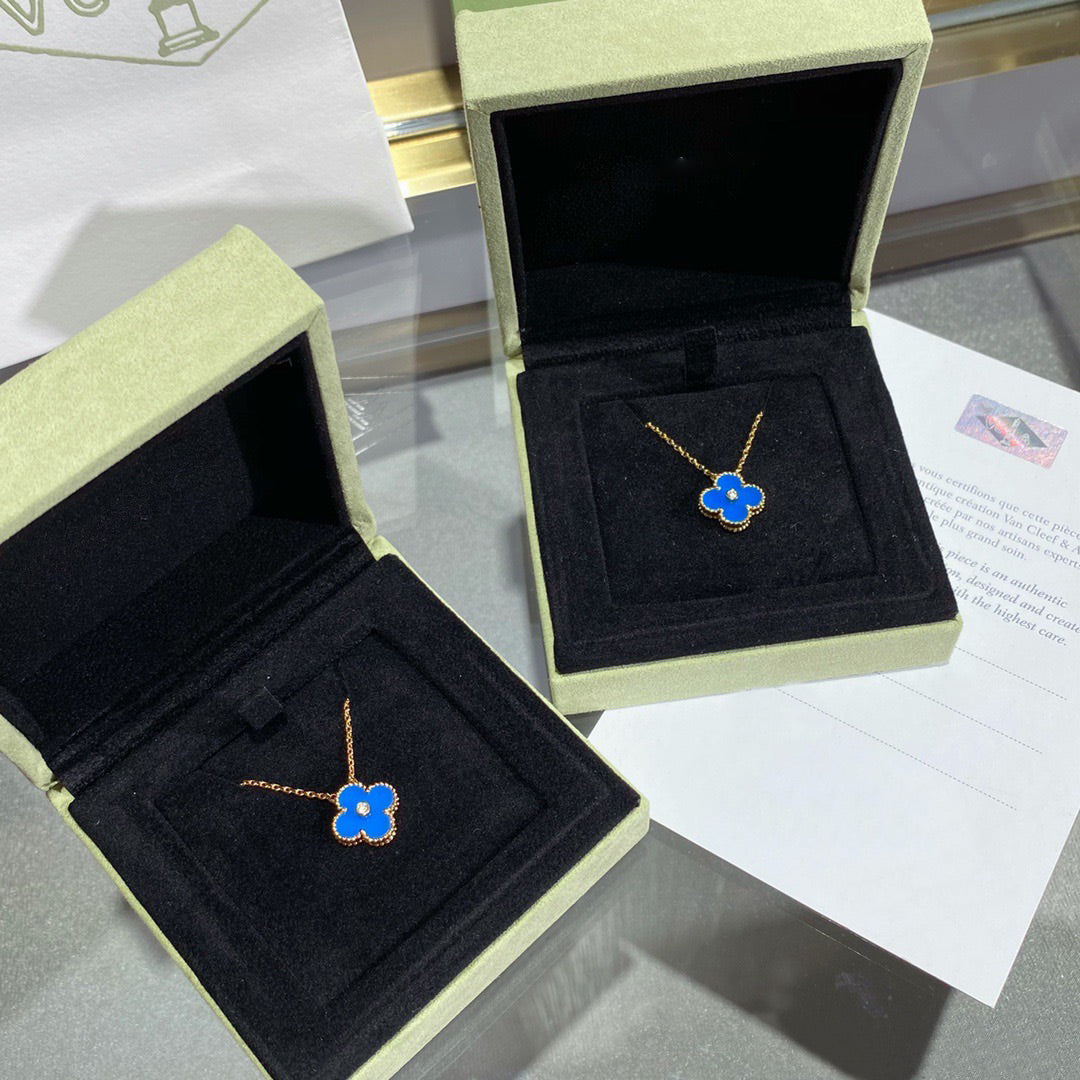 [ラッキースター]クローバー 15mm ダイヤモンド&amp;ブルーアゲートネックレス