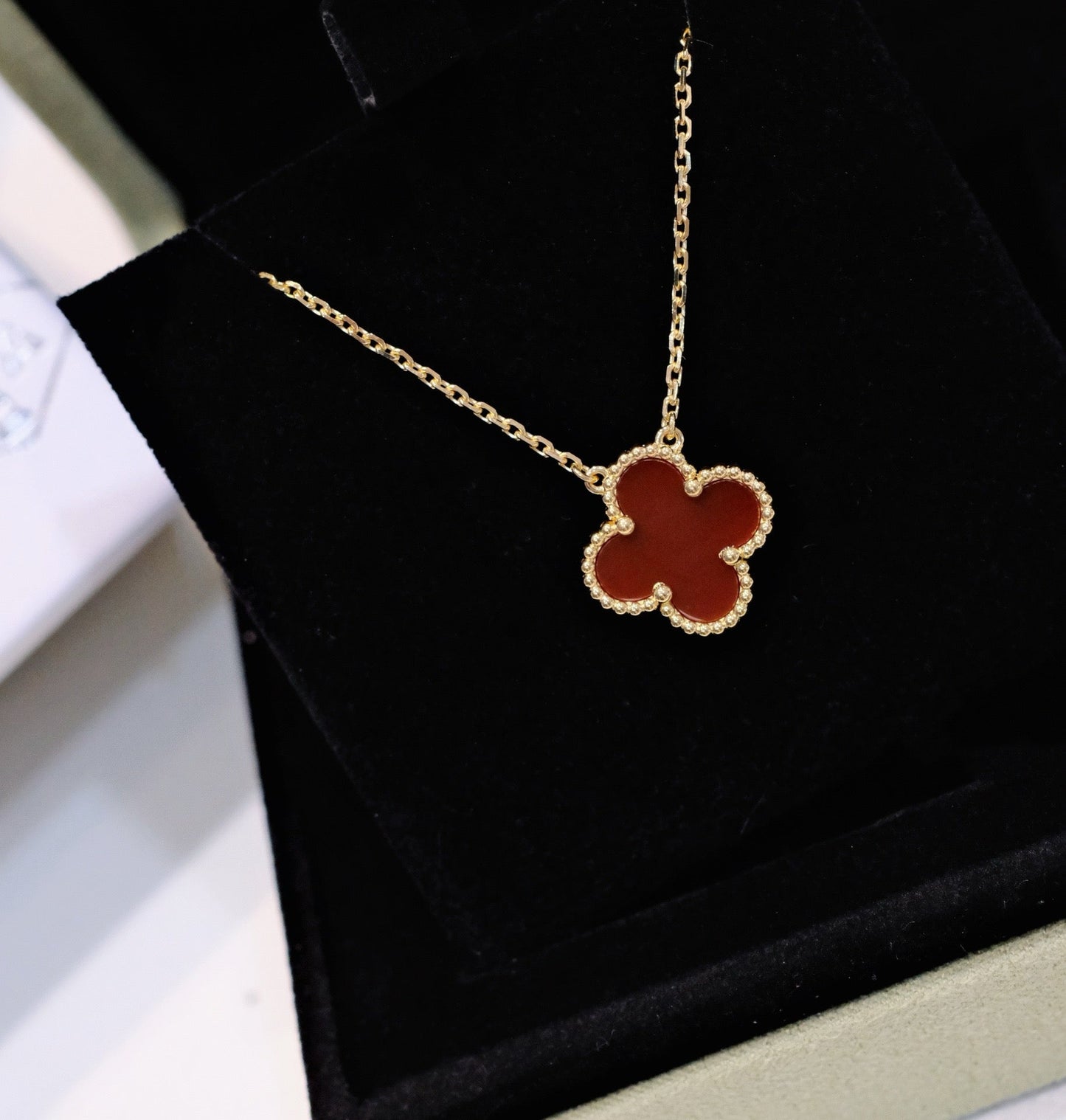 [Lucky Star]CLOVER 15MM CARNELIAN SINGLE FLOWER NECKLACE