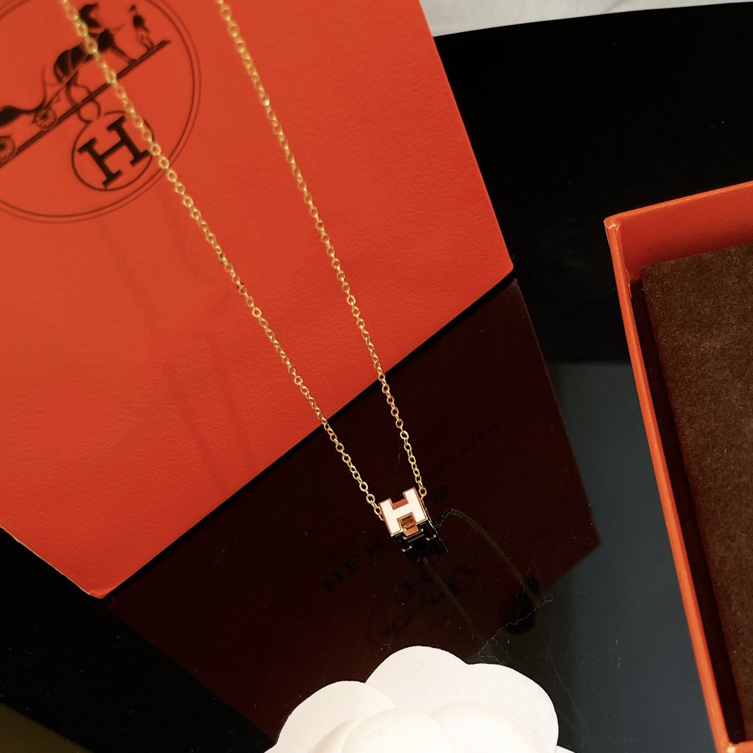 [Lucky Star]H WHITE SQUARE GOLD NECKLACE