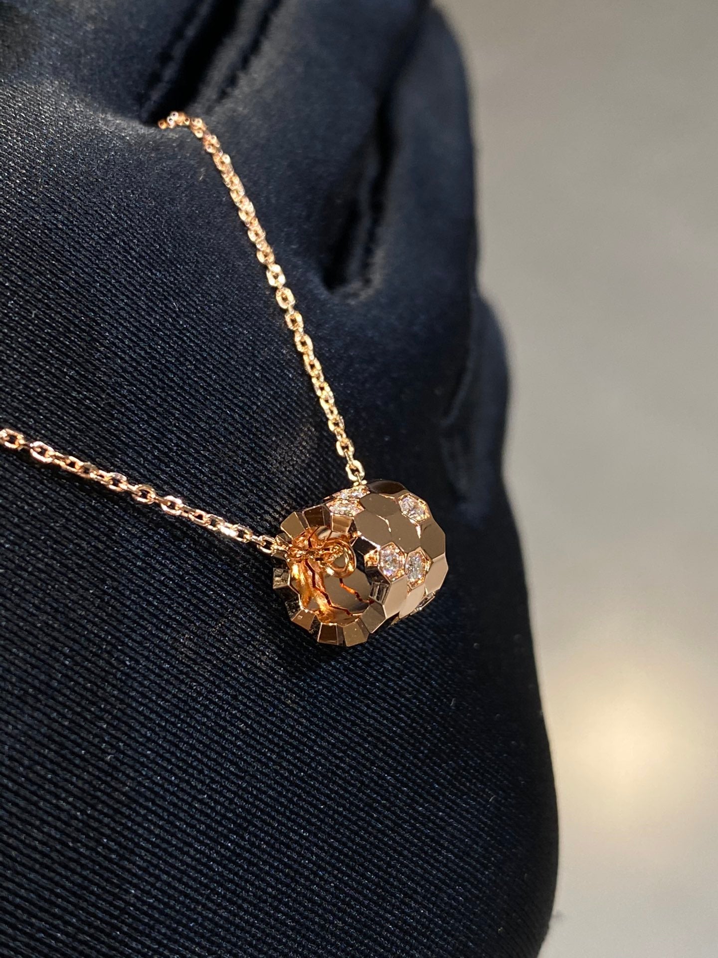 [Lucky Star]BEE LOVE DIAMOND NECKLACE