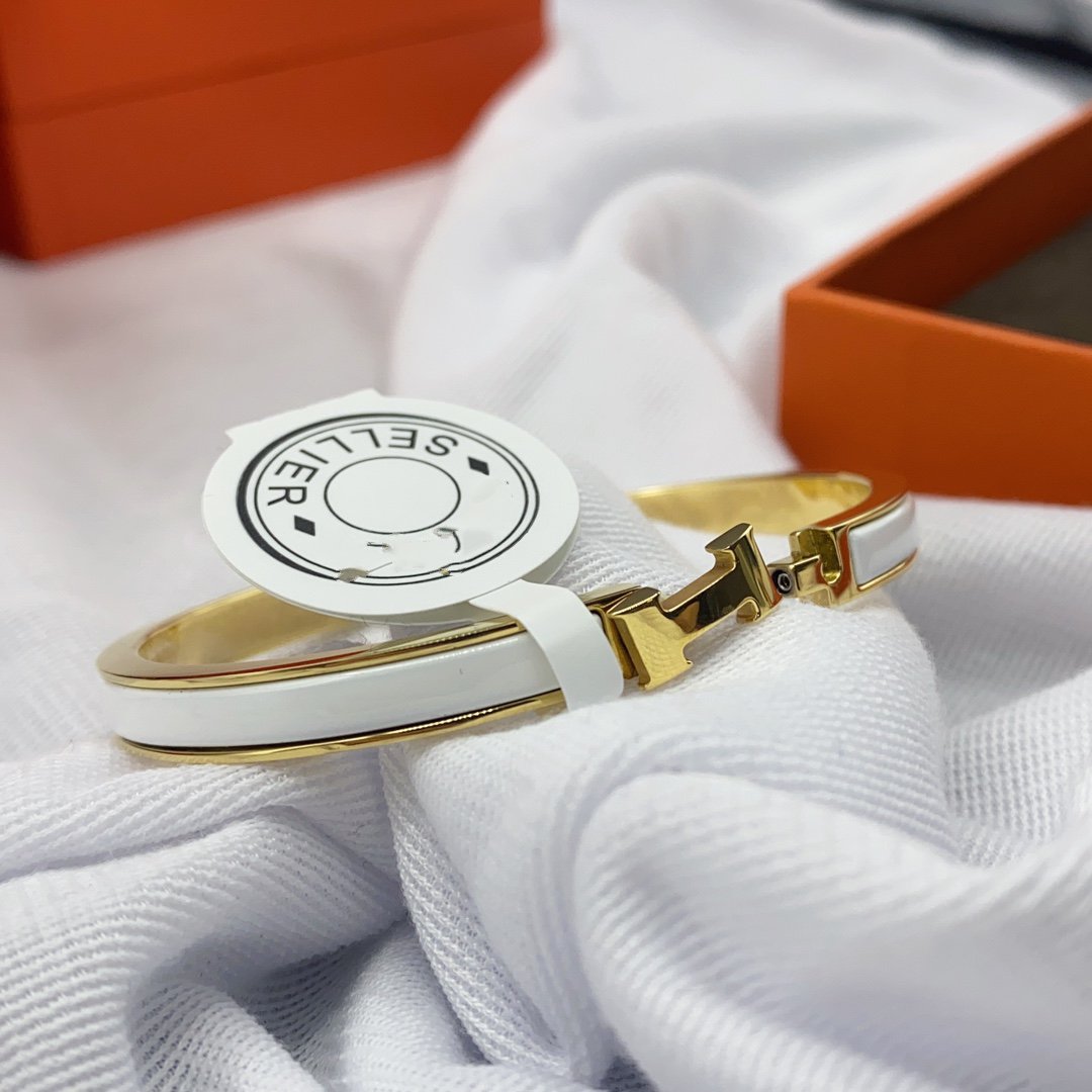 [Lucky Star]CLASSIC HM CLIC WHITE 8MM ENAMEL BRACELET