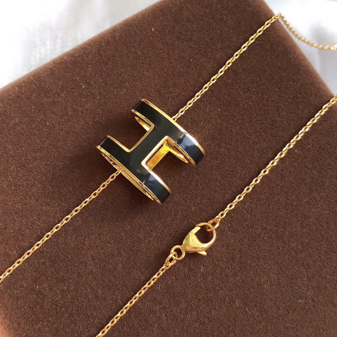 [ラッキースター]HM CLIC ブラックエナメルゴールドネックレス