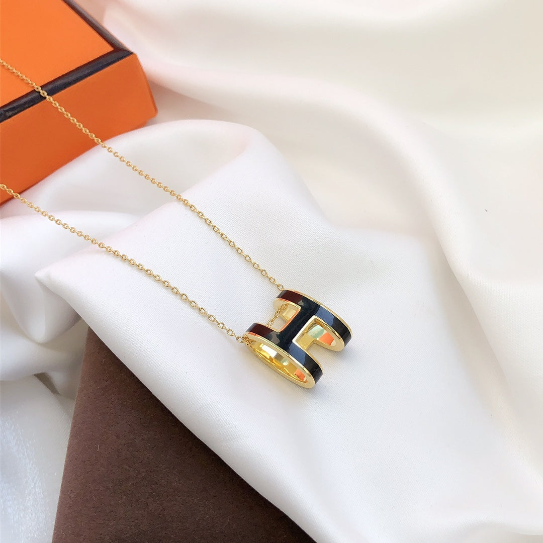 [ラッキースター]HM CLIC ブラックエナメルゴールドネックレス