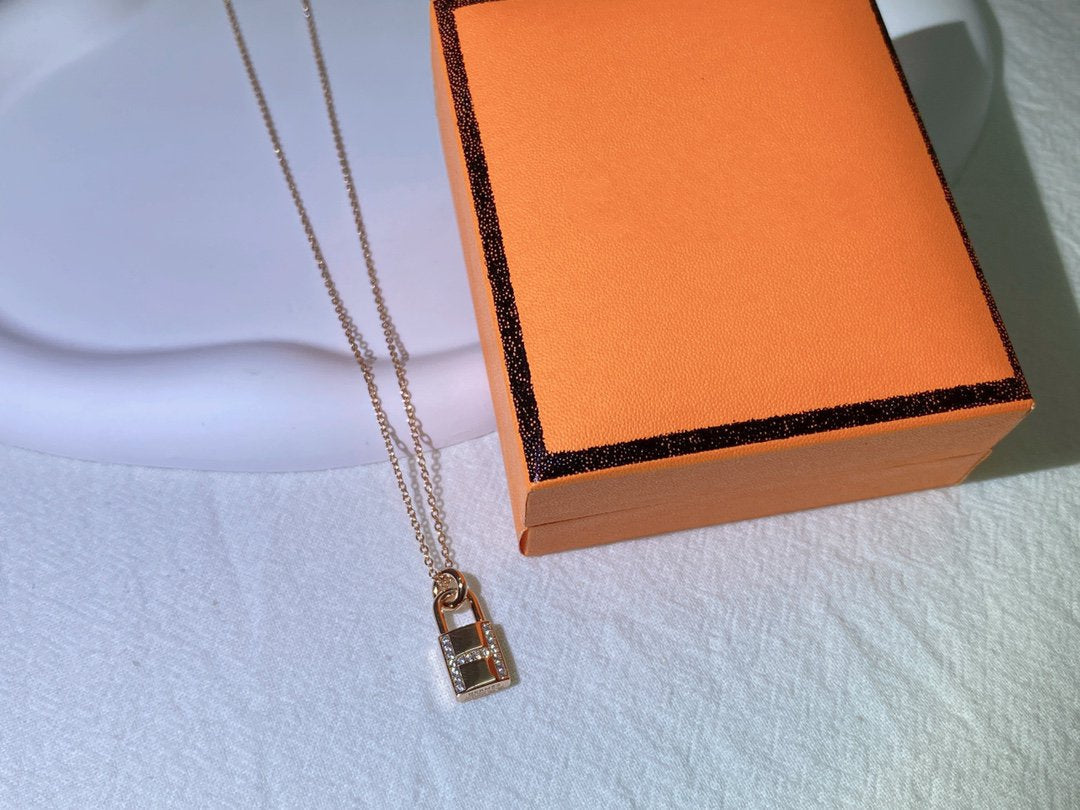 [Lucky Star]HM ADVANCED NICHE LOCK HEAD NECKLACE DIAMONDS