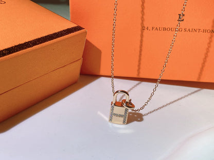 [Lucky Star]HM ADVANCED NICHE LOCK HEAD NECKLACE DIAMONDS