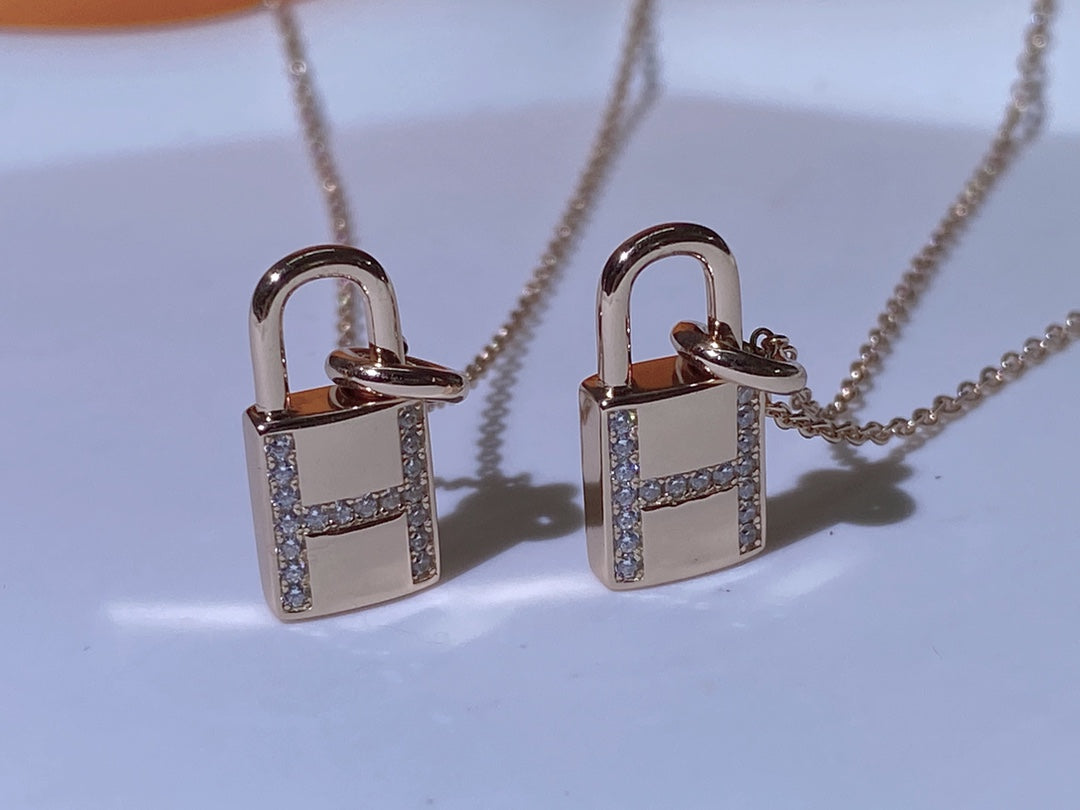 [Lucky Star]HM ADVANCED NICHE LOCK HEAD NECKLACE DIAMONDS