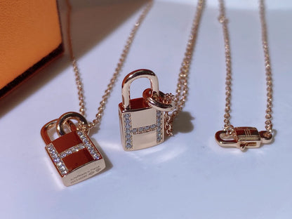 [Lucky Star]HM ADVANCED NICHE LOCK HEAD NECKLACE DIAMONDS