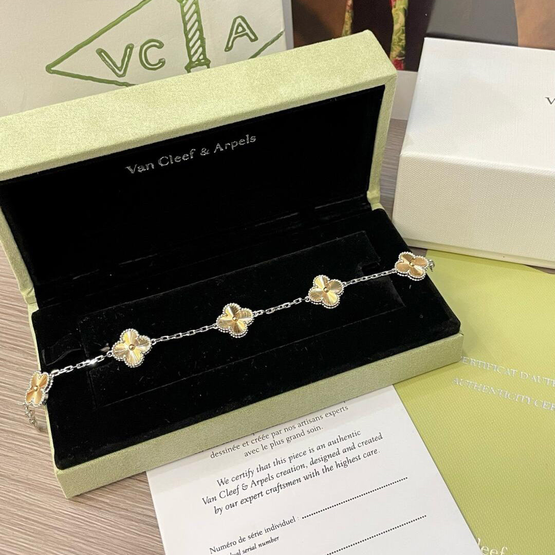 [Lucky Star]CLOVER  5 MOTIFS  CHRISTMAS LIMITED EDITION BRACELET