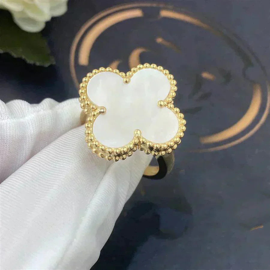 [Lucky Star]CLOVER WHITE MOP RING