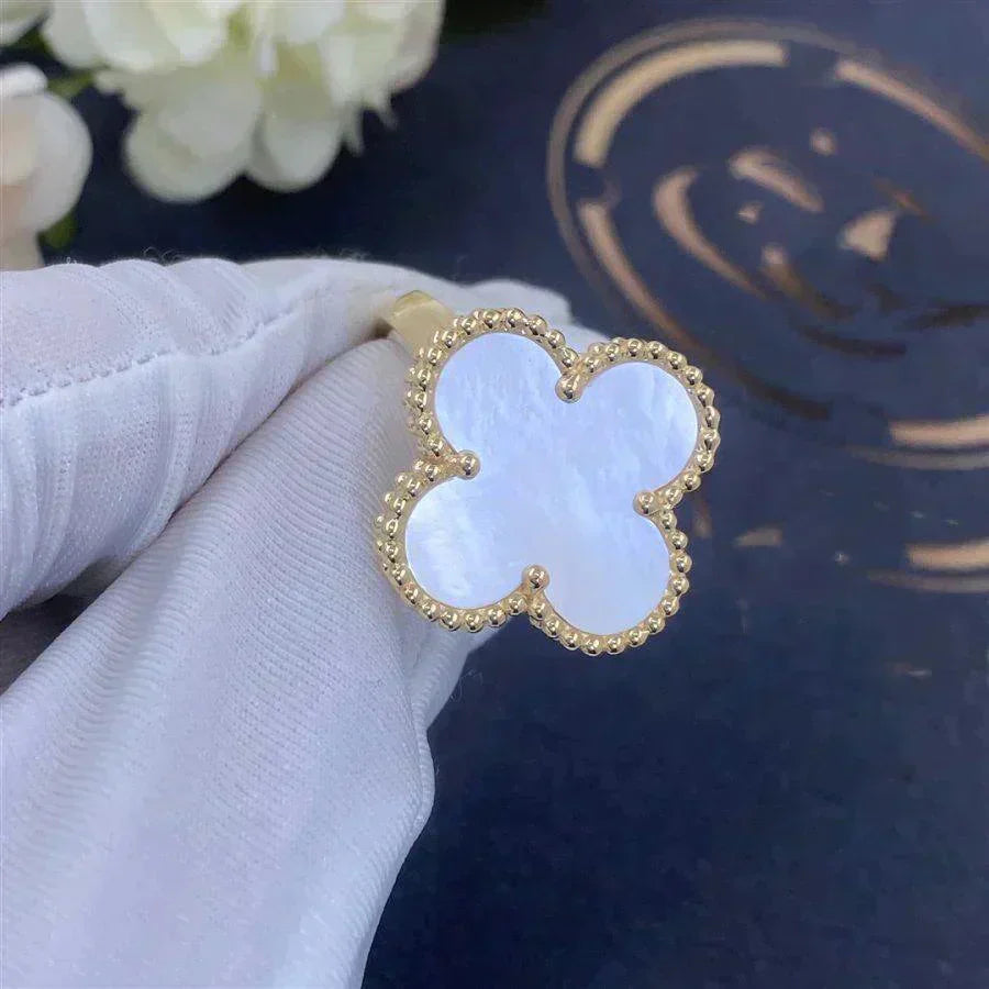 [Lucky Star]CLOVER WHITE MOP RING