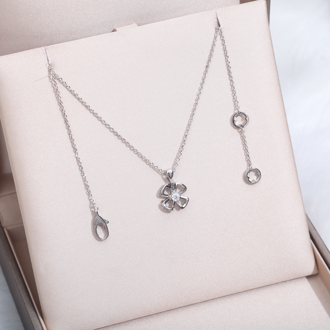 [Lucky Star]FIOREVER HALSKETTE DIAMANT ZENTRUM