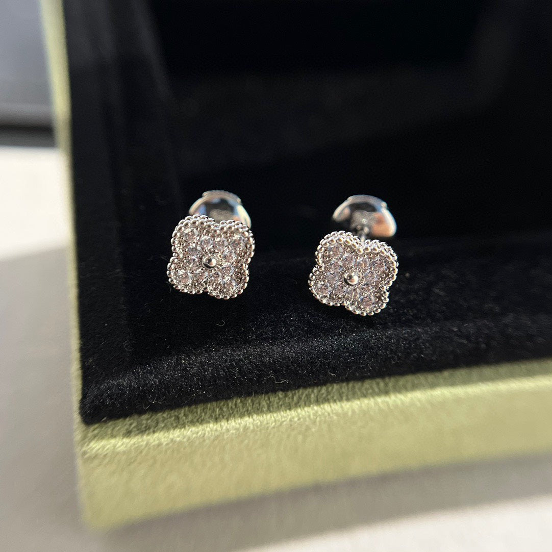 [Lucky Star]CLOVER MINI DIAMOND STUD EARRINGS