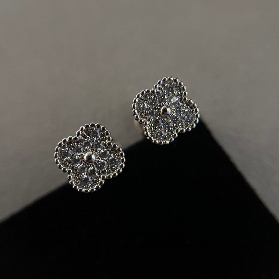 [Lucky Star]CLOVER MINI DIAMOND STUD EARRINGS