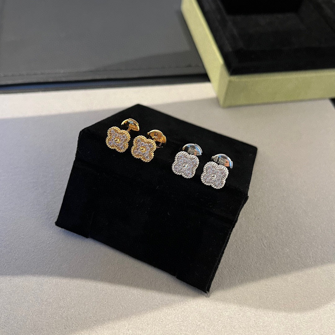 [Lucky Star]CLOVER MINI DIAMOND STUD EARRINGS